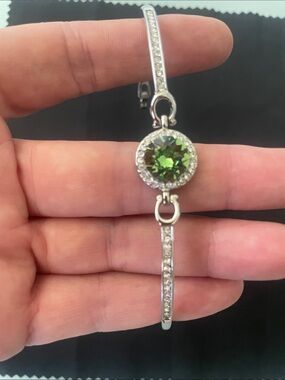 🌻 2 for $15 Green Crystal Halo Bracelet — Women's Silver-Tone Jewelry